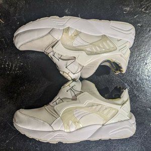 PUMA Disc Blaze Minions Sneakers in White/Minion Yellow